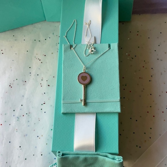 💜 TIFFANY & CO. LAVENDER HEART KEY NECKLACE 💜 - Picture 13 of 16